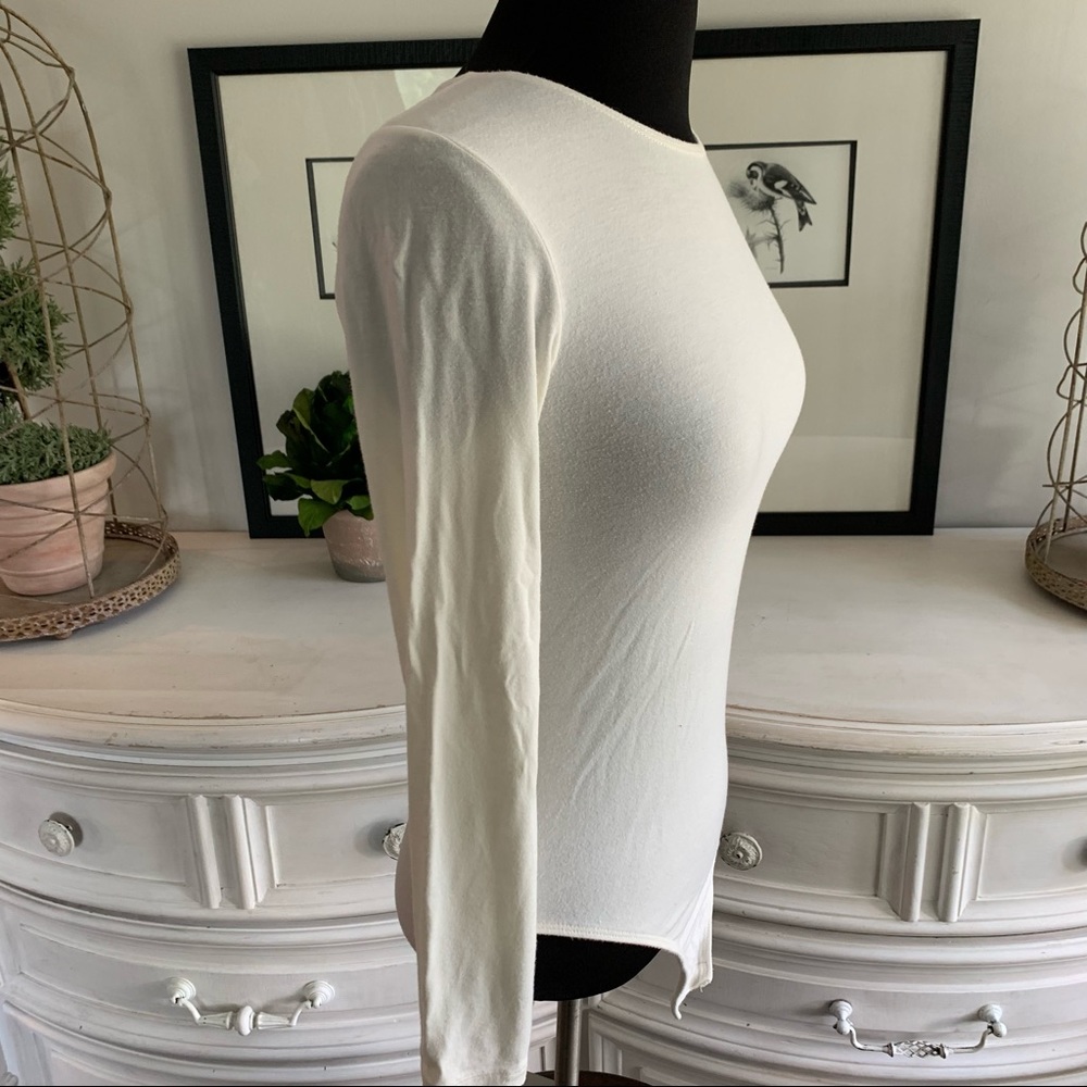 ❤️APRES❤️Size Medium❤️Cream Long Sleeve Bodysuit